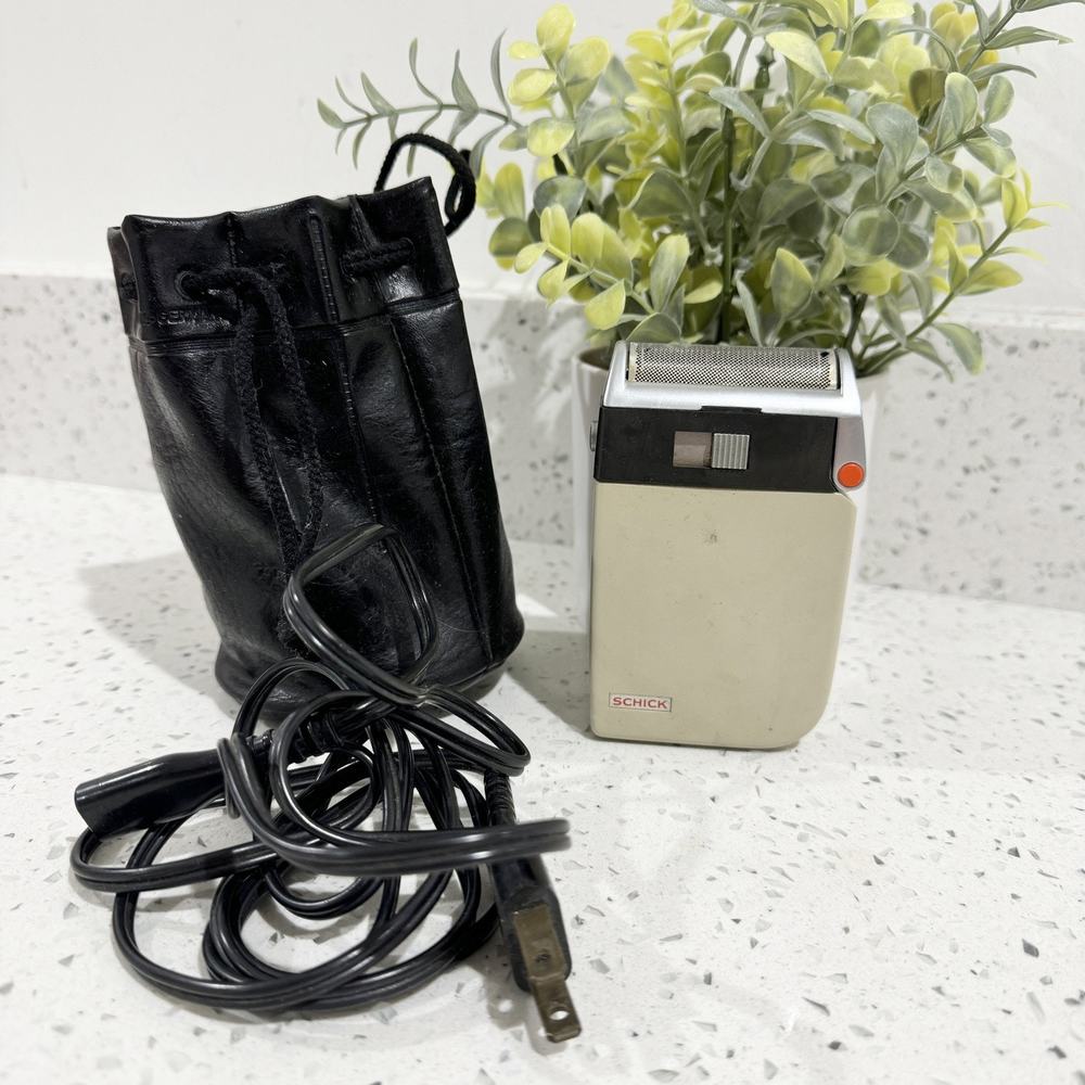 Vintage Schick Electric Shaver Model 300 w/Cord Made In Germany Tested Works